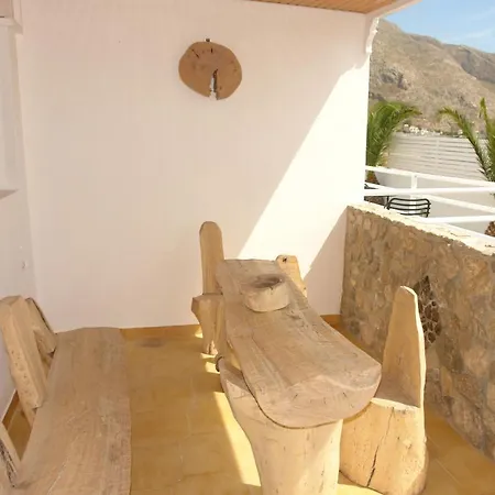 Kalipso 2* Perissa (Santorini)